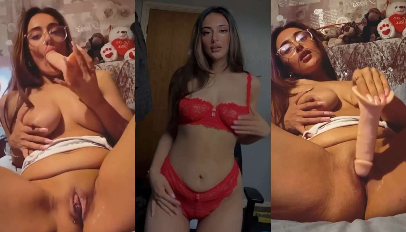 Hot Babe Using Huge Dildo In Her Big Pussy Hole